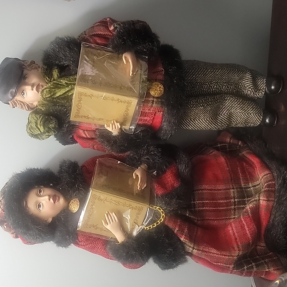 Dickens Children Carolers by Valerie Parr Hill